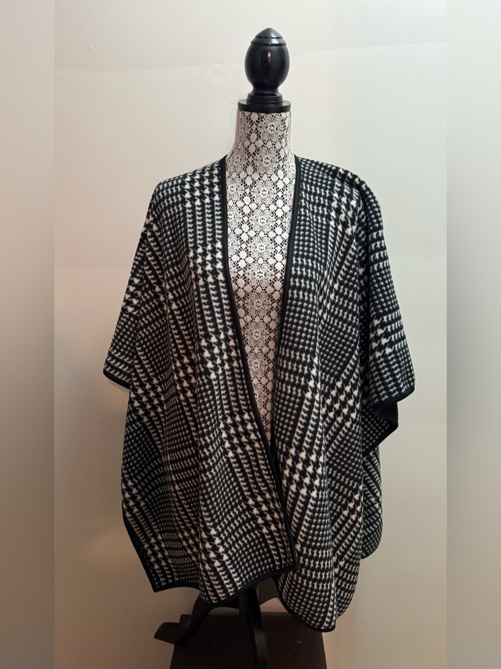 Nicole Millet Black & White Open Front Sweater Cape